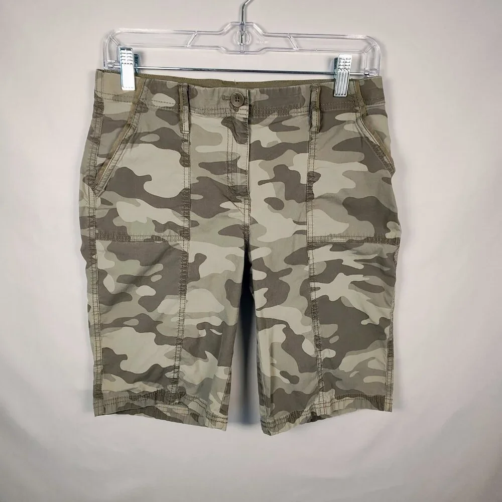Chico's Women's Size 2 Camouflage‎ Shorts
